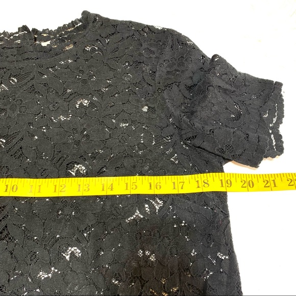 EUC Loft Black Flower Lace Scallop Short Sleeves Top Size MP - Picture 9 of 11